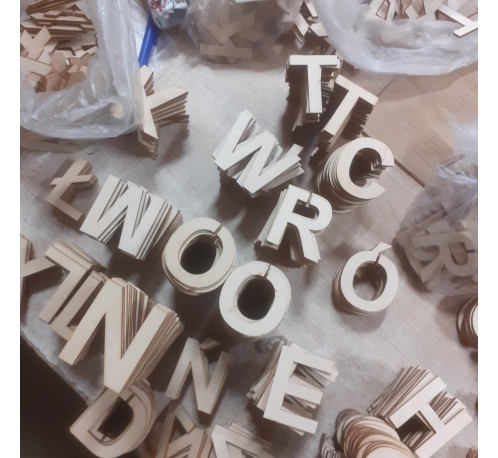 OUTLET Decorative letter - alphabet (dimensions - 0.3x5 cm) - o24/45