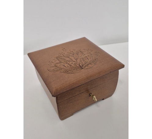 OUTLET Wooden box (dimensions - 15.5x15.5x10 cm) - o24/68