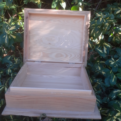 OUTLET Wooden box (dimensions - 23x20x8 cm) - o24/96